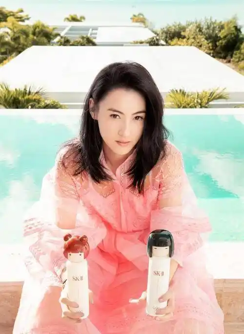 原创39岁张柏芝美翻了穿薄纱粉裙显曼妙身材笑容甜美胜似20岁少女