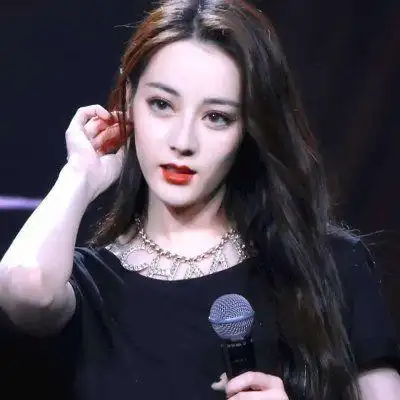 迪丽热巴女头"我爱你只是我的事,与你无关"_女生头像_我要个性网