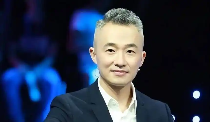 程雷:因患病满头白发,与陈辰相恋7年,42岁娶小18岁娇妻获幸福_上海