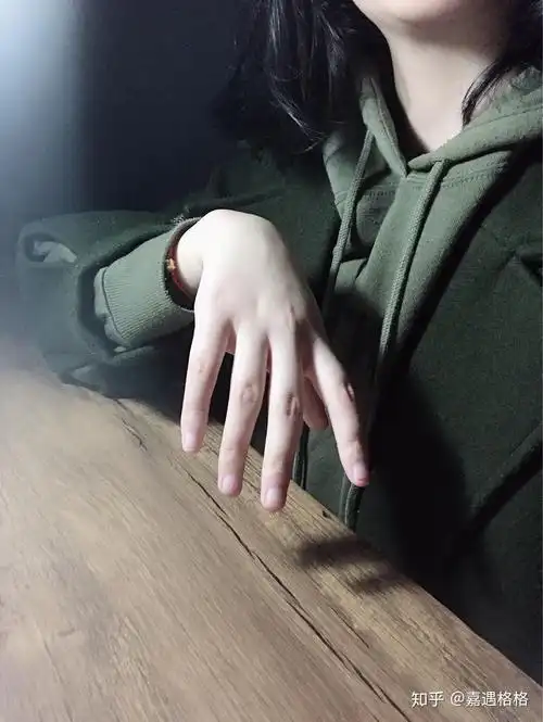 有哪些拍手部照片特别好看的方法