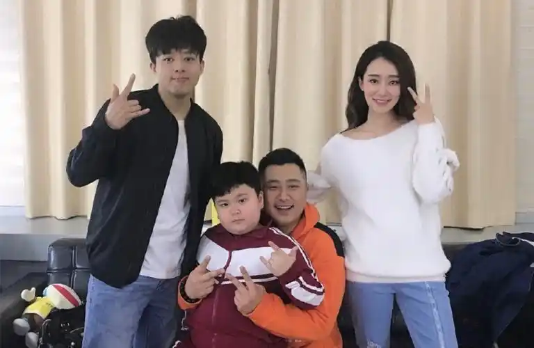 张小斐老公是谁她是冯巩的什么人怎么认识贾玲