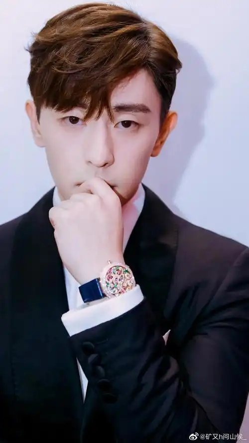 所有男明星的名字和照片,现在大家觉得最火的男明星有谁?