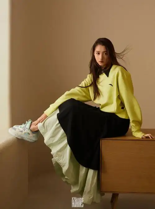 关晓彤中国运动风造型##关晓彤费加罗男士二月刊封面##费加罗男士