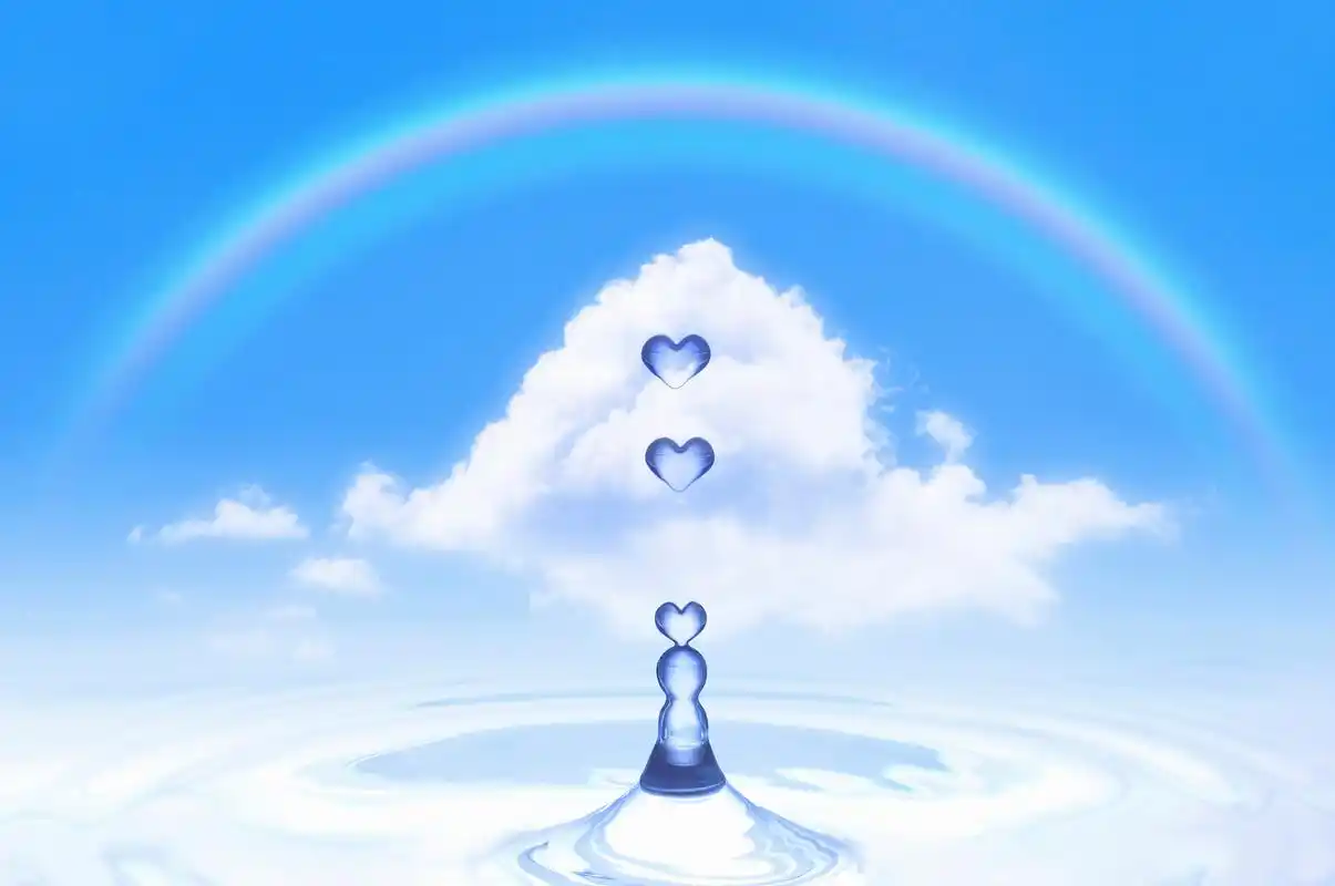 澄澈心湖,净化心灵:走进内心的花园 文/夜阑我静 在这个喧嚣的世界里