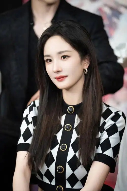 杨幂又一个全球代言