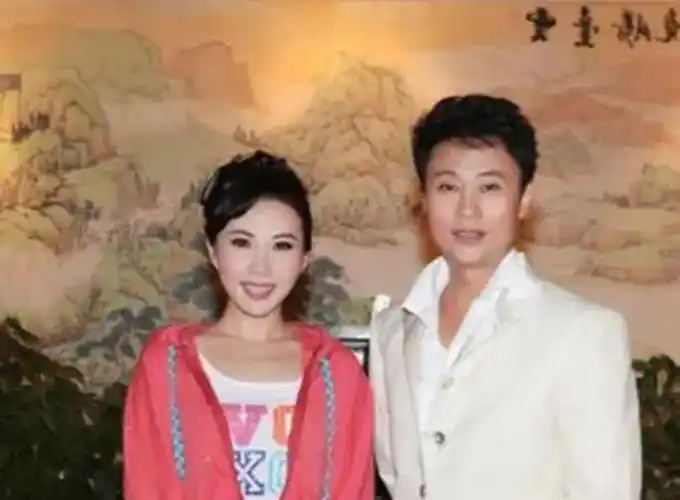 回顾耿为华:被女粉丝倒追结婚15年遭抛弃,离婚时和女儿抱头痛哭