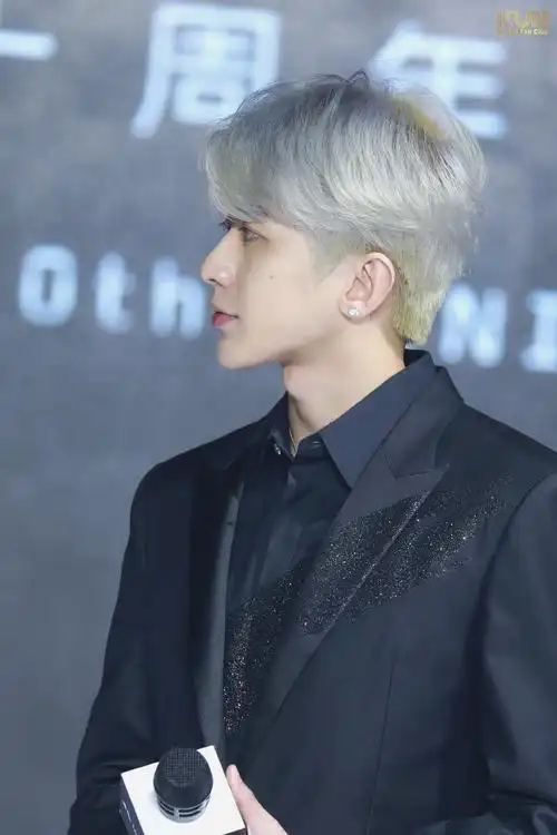 生图直出9p银发墨镜@蔡徐坤cxk[2021/01/07 陌森眼镜十周年品牌庆典]