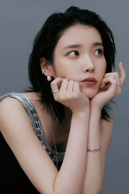iu超话饭修图 无水印    iu x j.estina  unis collection 9p    cr.