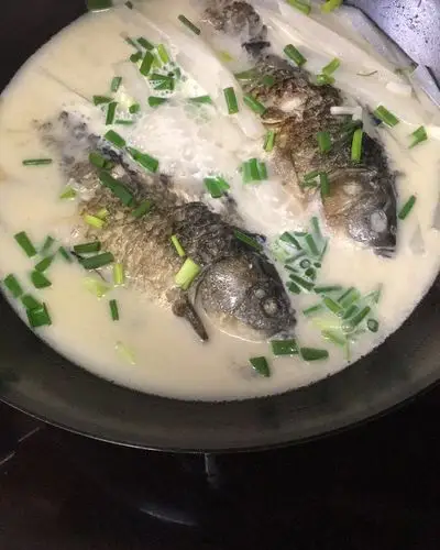 一叶浮萍汤圆安安做的鲫鱼汤