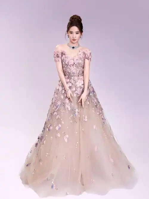 天仙子刘亦菲绿孔雀礼服大赏,高贵之美就是这样的了