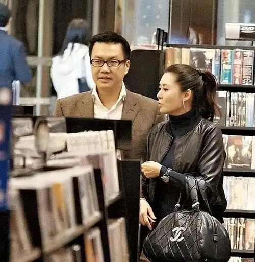 港片神作《家有喜事》30年,10位绝色美人今何在?