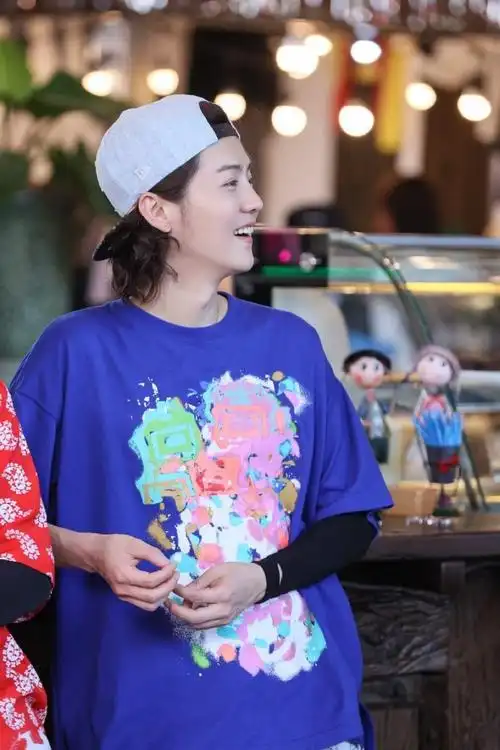 鹿晗超话#鹿晗哈哈哈哈哈#lh#哈哈哈哈哈#  你是与众不同的可爱,表里