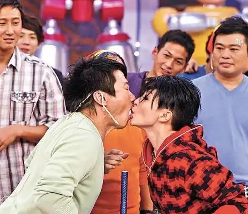 钱嘉乐与汤盈盈年底成婚 曝光二人海量私下甜蜜照