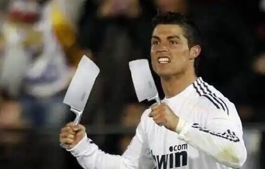 足球表情包是专为球迷准备一款表情包,内含大量球星搞笑表情图片以及