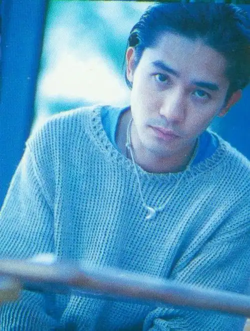 意想不到的明星旧照,梁朝伟金城武,为何曾经的港星全世界倾倒?