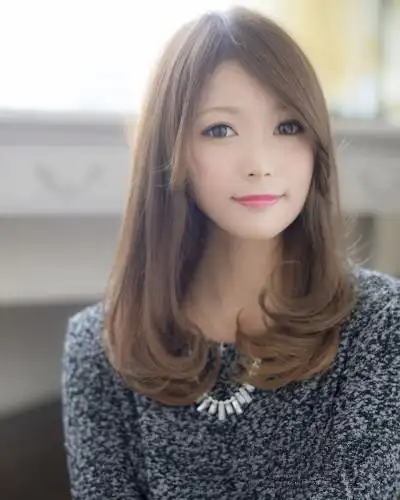 额头比较窄适合什么发型:甜美减龄更显脸小的窄额头发型