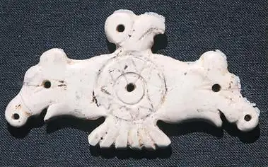 凌家滩文化玉鹰,安徽省文物考古研究所藏.