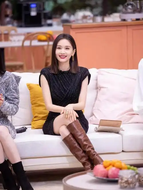 王子文掌握显腿长秘诀了