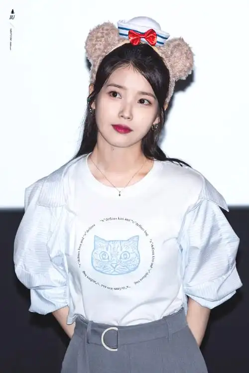 李知恩全能艺人#onlyu美图- 220618  iu 舞台问候高清图可爱0793