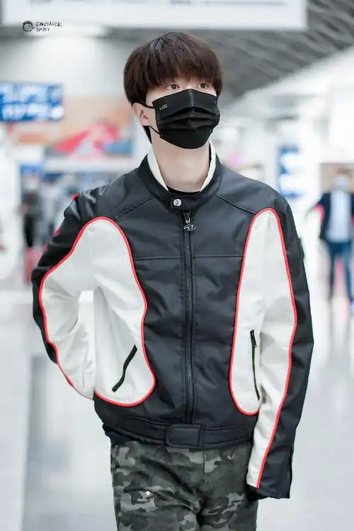 范丞丞机场顺毛造型