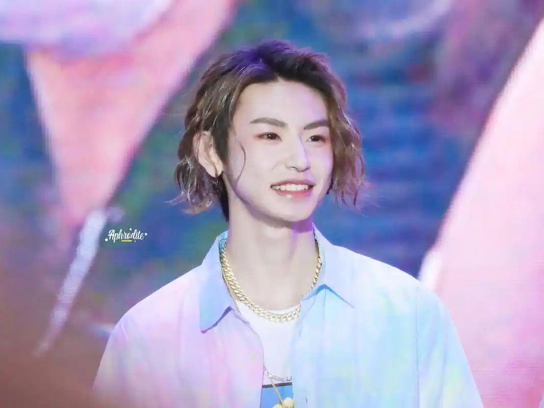 独角兽卷毛小琳 神秘的彩色生物baby