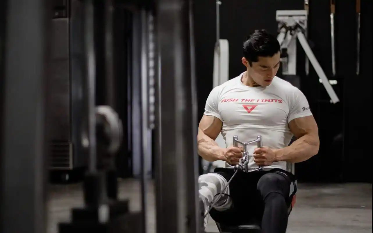 模特健身,健体和健美3种肌肉男的区别