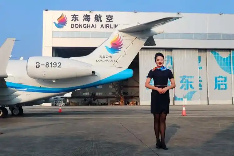 民航暖心事:中国优秀空乘团队之最美摆渡人_小凤