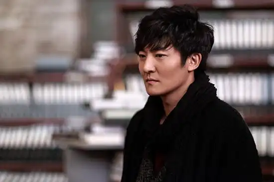 郭京飞开启暑期档 《暗黑者》诠释忧桑神探
