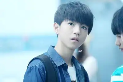 王俊凯庆祝生日