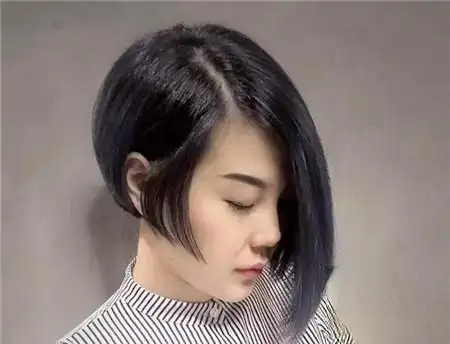 "不等式"短发 2021爆款短发