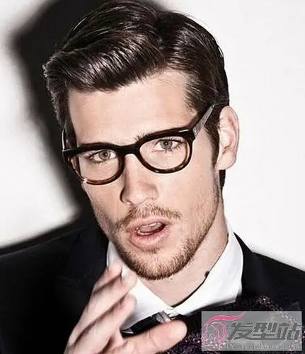 英伦绅士复古发型尽显帅气成熟男人味