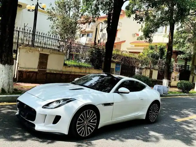 厦门2017年6月捷豹ftype2016款30t硬顶版白色手自一体