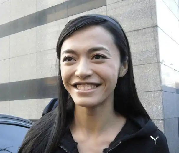 易艺阁:从面相看,这些女明星也很"丑"