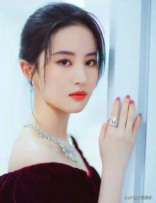 原创娱乐圈影视女演员歌手刘亦菲写真相片十二