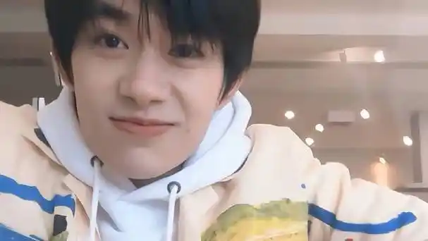 yyqx 四字弟弟##易烊千玺电影狂野时代#    超级ok剪辑的微博视频