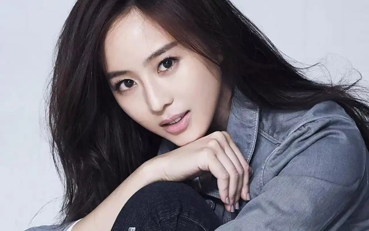 气质美女张钧甯唯美写真图片桌面壁纸_港台明星_壁纸下载_美桌网