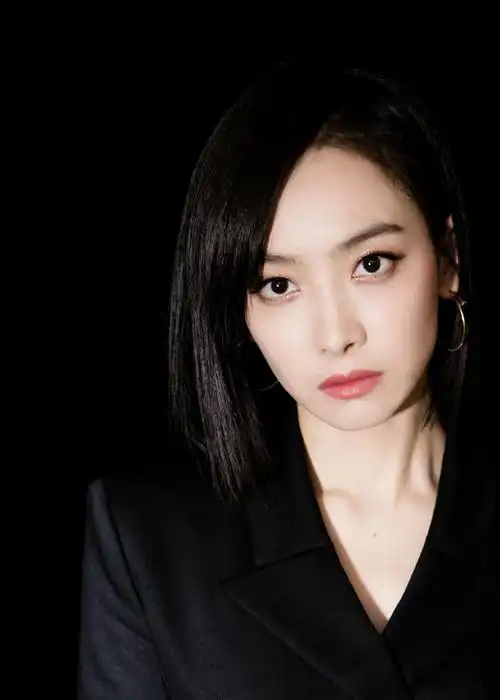 宋茜精致性感帅气写真图片19