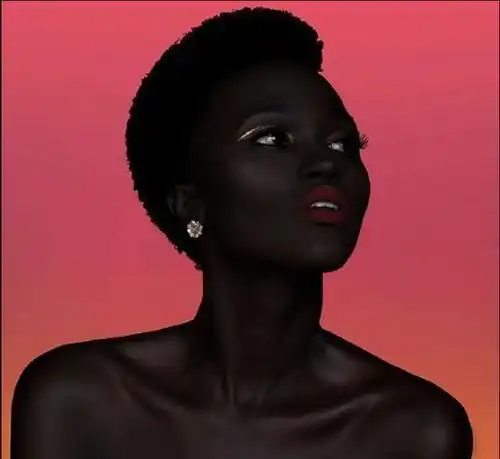 非洲女孩被称世界最黑女神看到其盛世颜值网友直呼女神