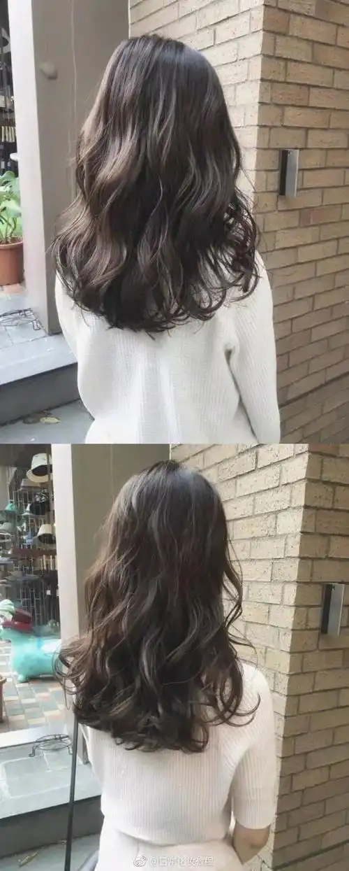 简单显气质的自然大卷长发发型就是这样简单有气质