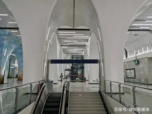 徐家棚站,给人眼前一亮的感觉,是武汉最时尚的地铁站
