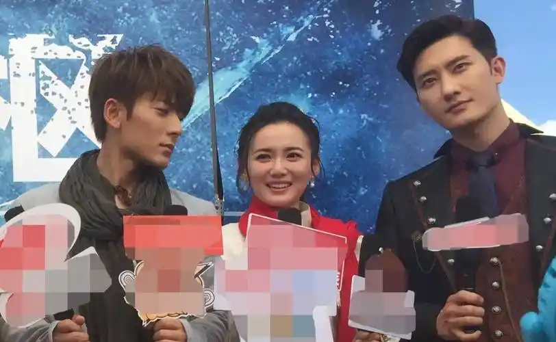 毛晓彤拍完戏提前回家,开门就撞见熟悉的女子,陈翔躲浴室不出声_江铠