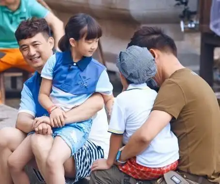 爸爸去哪儿第四期萌照来袭grace红裙走秀