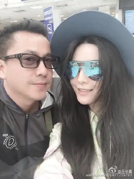 王中磊与范冰冰亲密合影互动网友李晨要吃醋