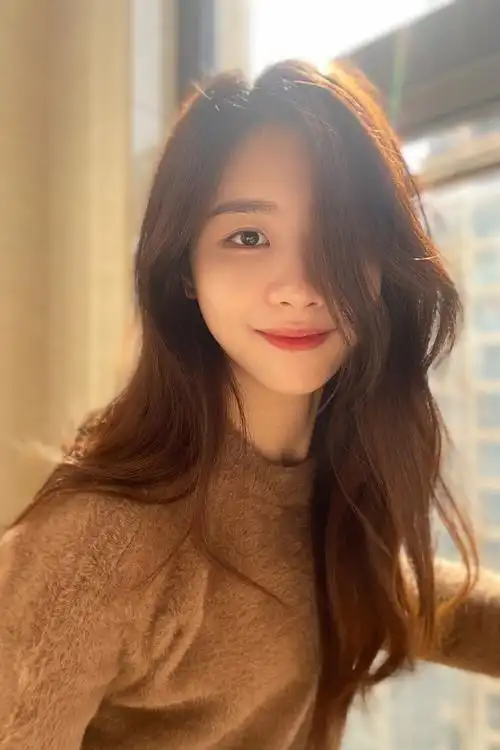 陈梓平长发及腰甜美生活照