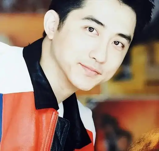 放弃豪门阔太,嫁小10岁小鲜肉,55岁的她为何让庾澄庆念念不忘?