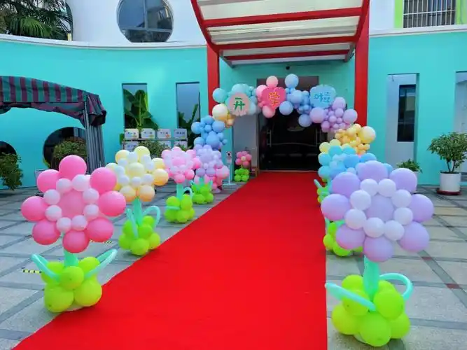 无锡幼儿园开学布置马卡龙不规则气球拱门