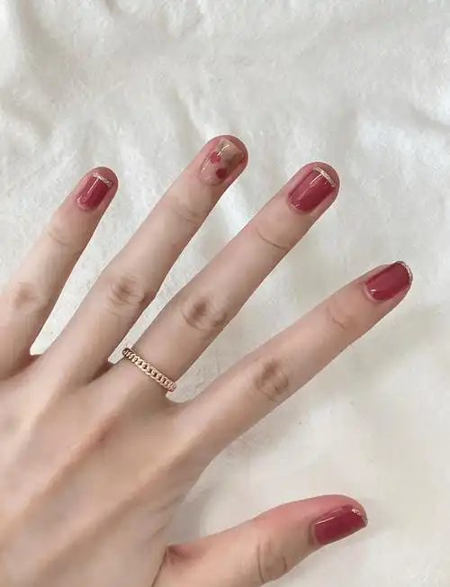 20款早春美甲分享,简约大方又气质,黄皮照着做也显白好看_指尖_绿色