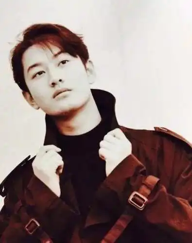 黄晓明他是内地最年轻影帝穿4年女装被金庸炮轰只演得好一种角色