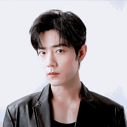 日常见肖战##肖战黑色皮衣#    窒息了有木有?黑皮衣拽冷酷帅!