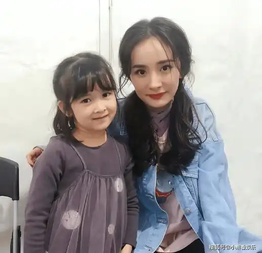 杨幂本人也是在节目中表示刘恺威现在的性情大变,偶尔还会对着小糯米